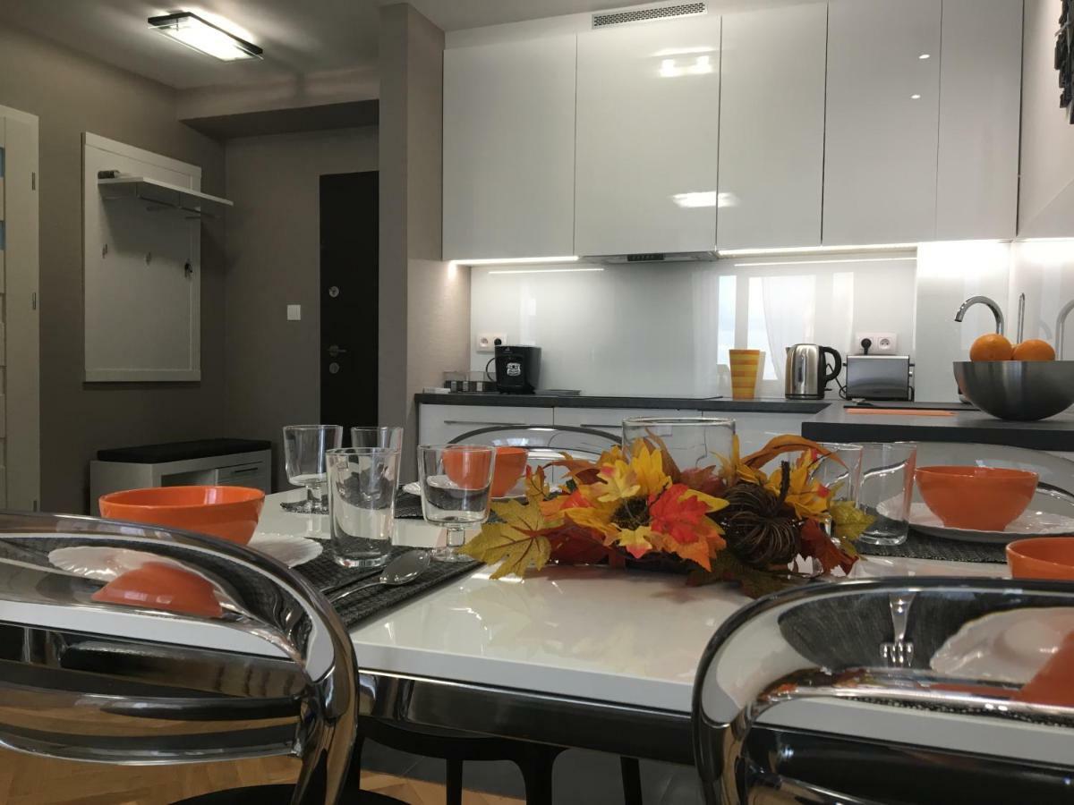 Apartament Emilia Apartment Варшава Екстериор снимка
